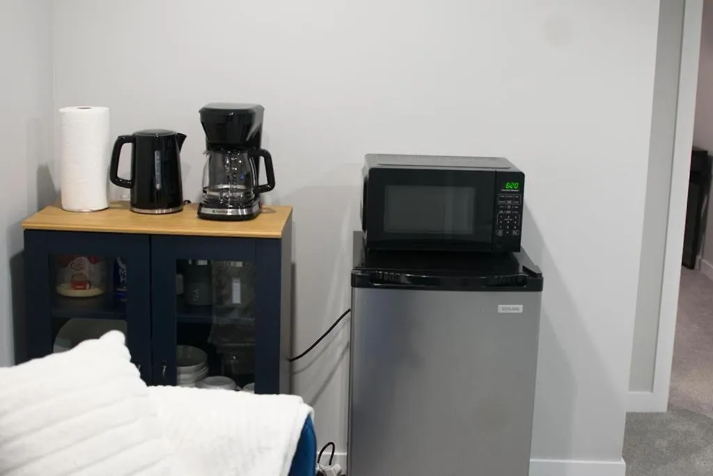 Sommie'S Place 2 Bedroom Suite Near Yyc Airport Canada