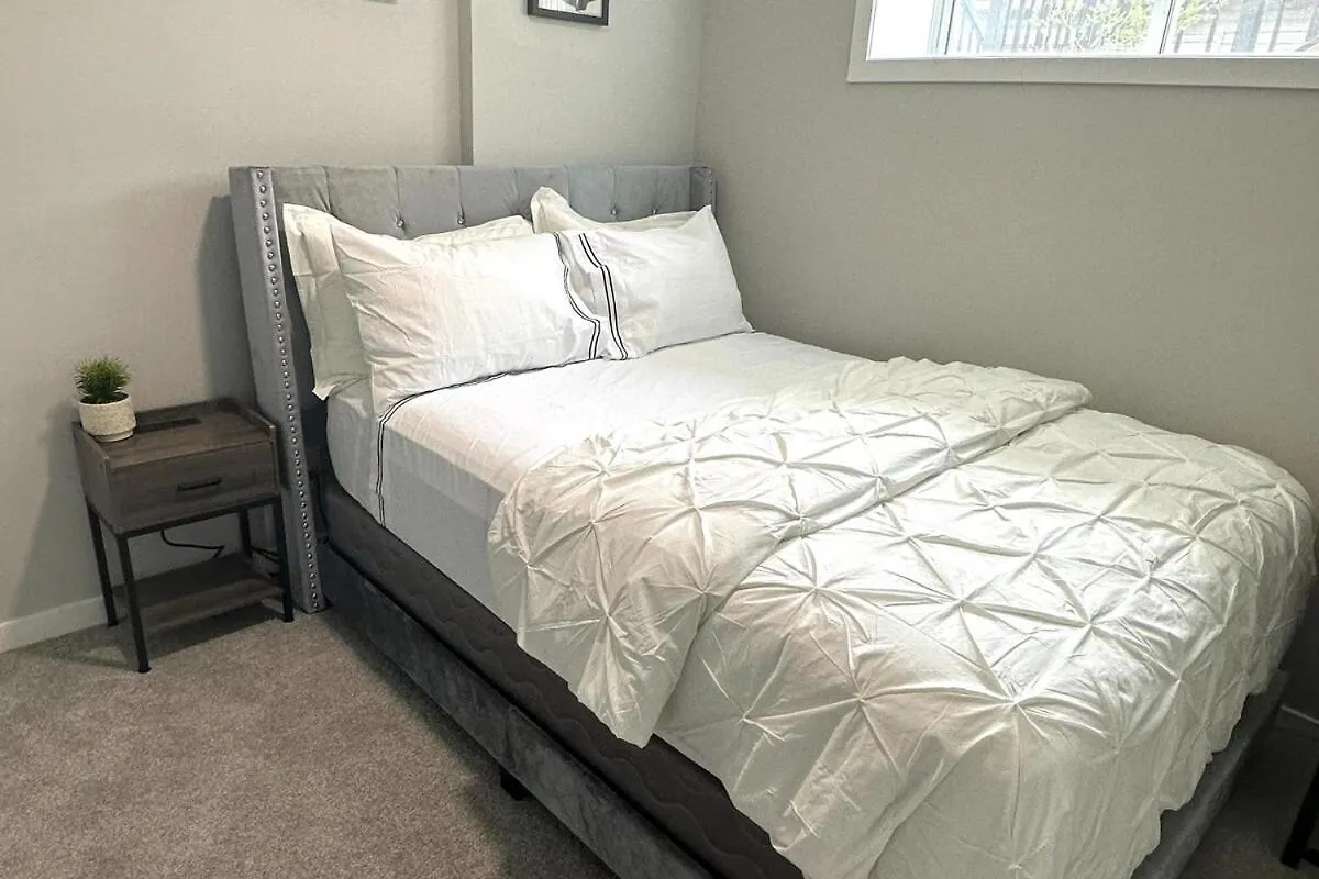 Sommie'S Place 2 Bedroom Suite Near Yyc Airport Calgary