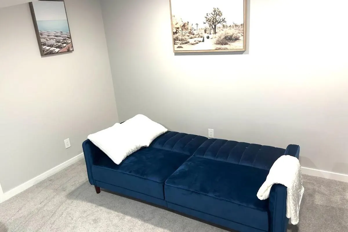 Apartment Sommie'S Place 2 Bedroom Suite Near Yyc Airport