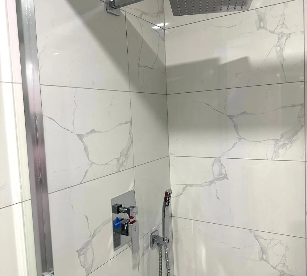 Sommie'S Place 2 Bedroom Suite Near Yyc Airport Apartment