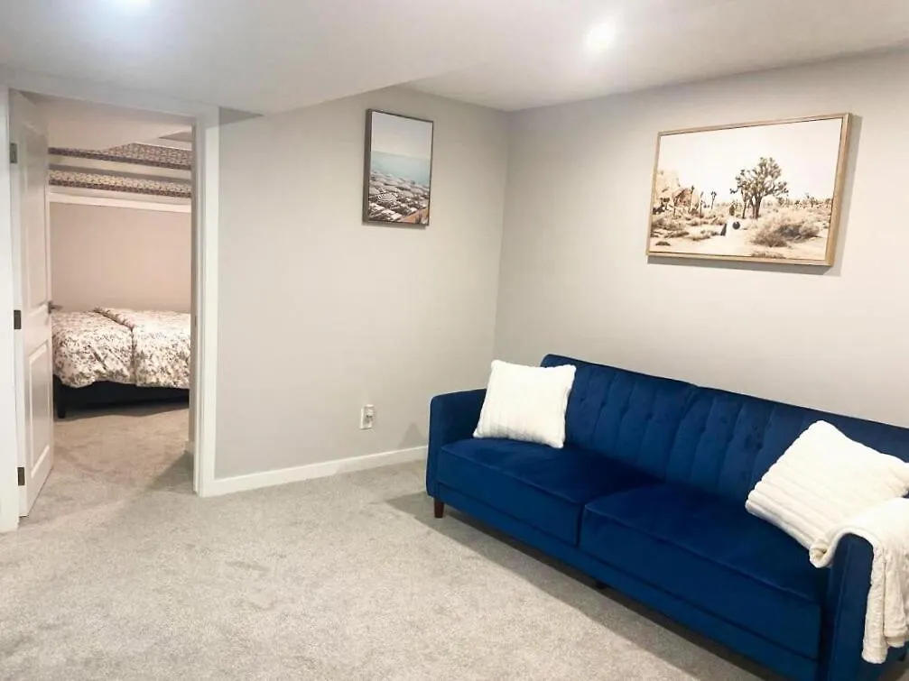 Sommie'S Place 2 Bedroom Suite Near Yyc Airport 0*, Calgary