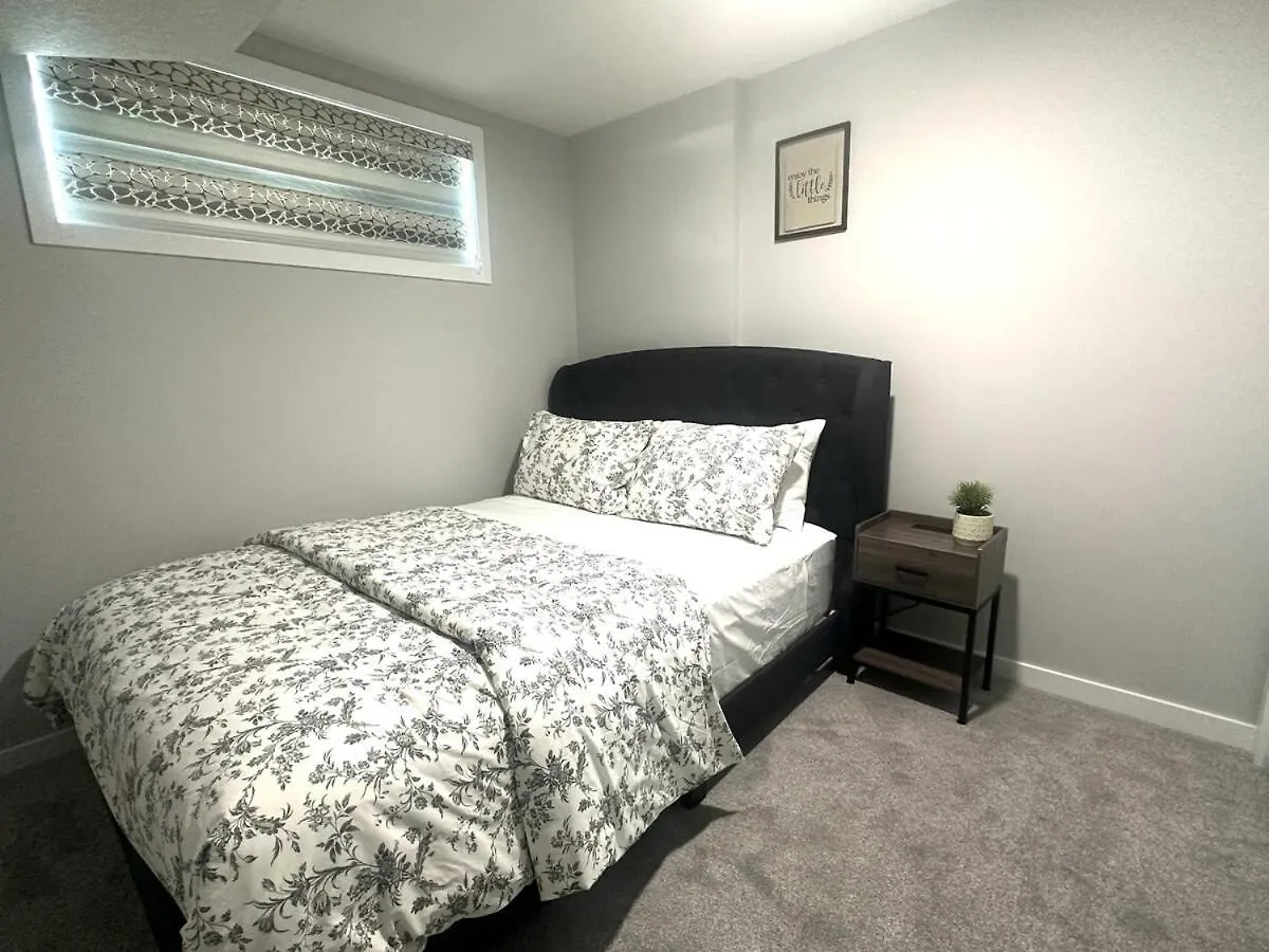 Sommie'S Place 2 Bedroom Suite Near Yyc Airport