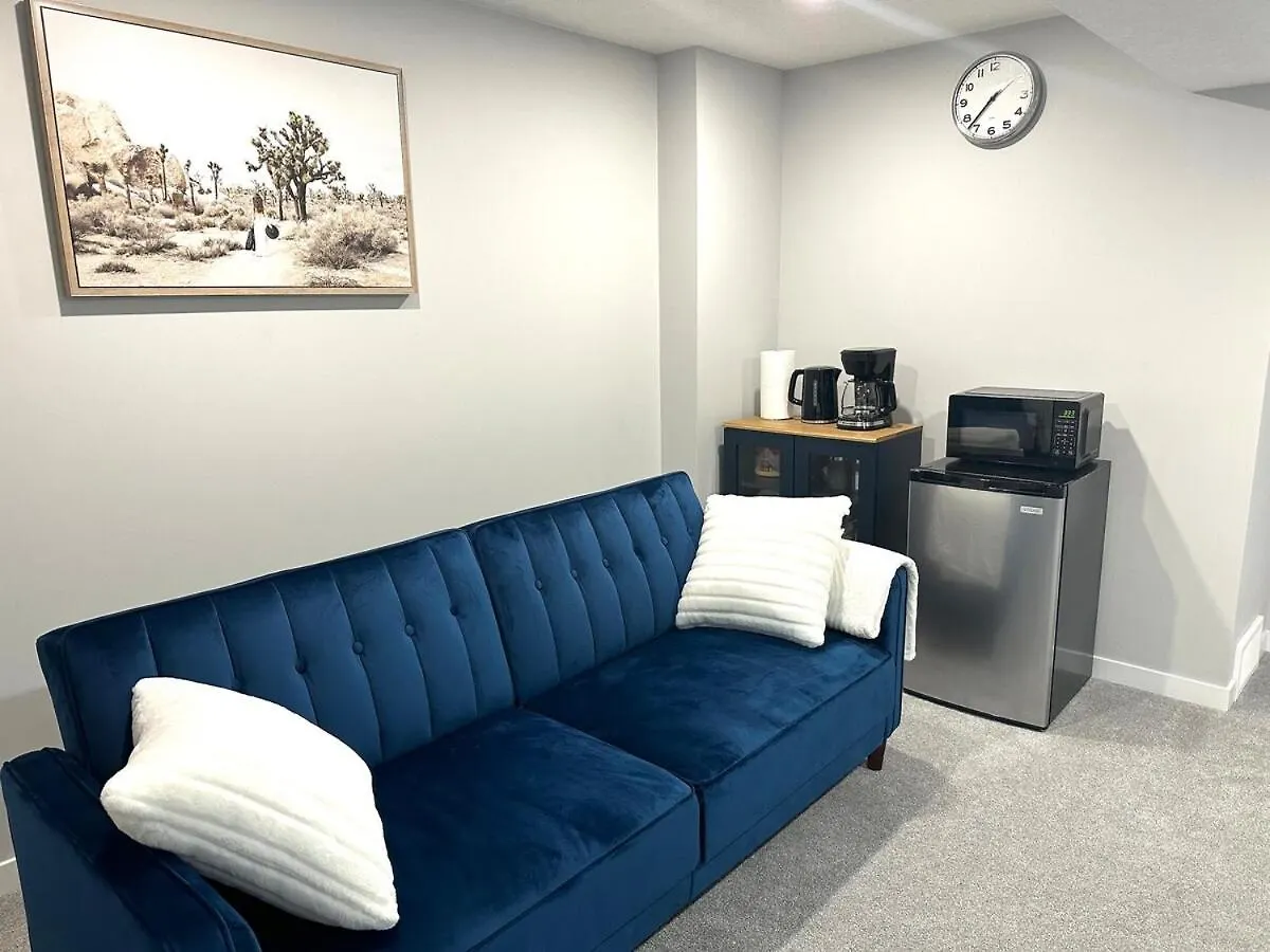 Sommie'S Place 2 Bedroom Suite Near Yyc Airport Canada
