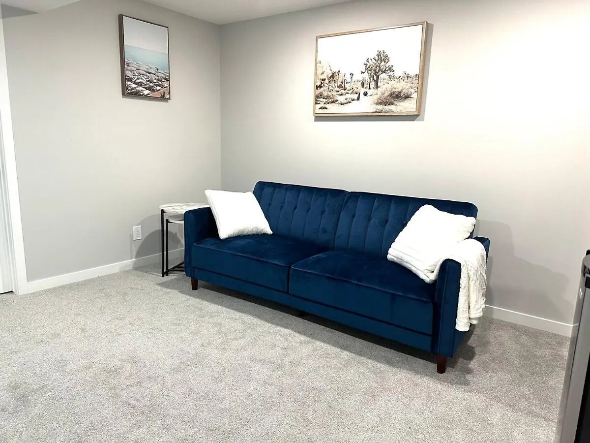 Sommie'S Place 2 Bedroom Suite Near Yyc Airport Apartment Calgary