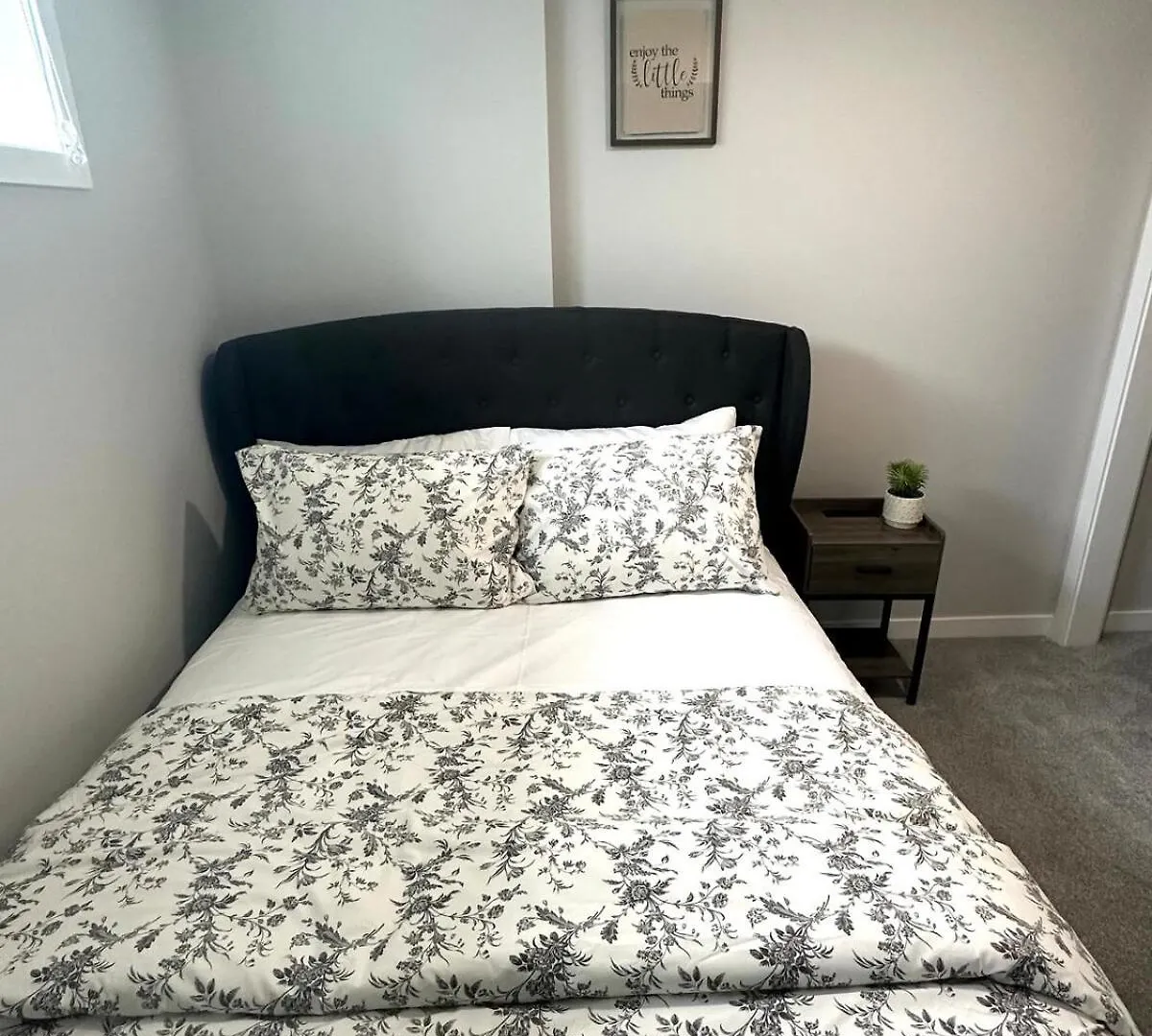 Sommie'S Place 2 Bedroom Suite Near Yyc Airport 0*, Calgary Canada