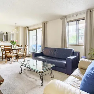 Entire Downtown, Walk To Bmo & Stampede, Parking, 1,5 Hrs To Banff Apartment